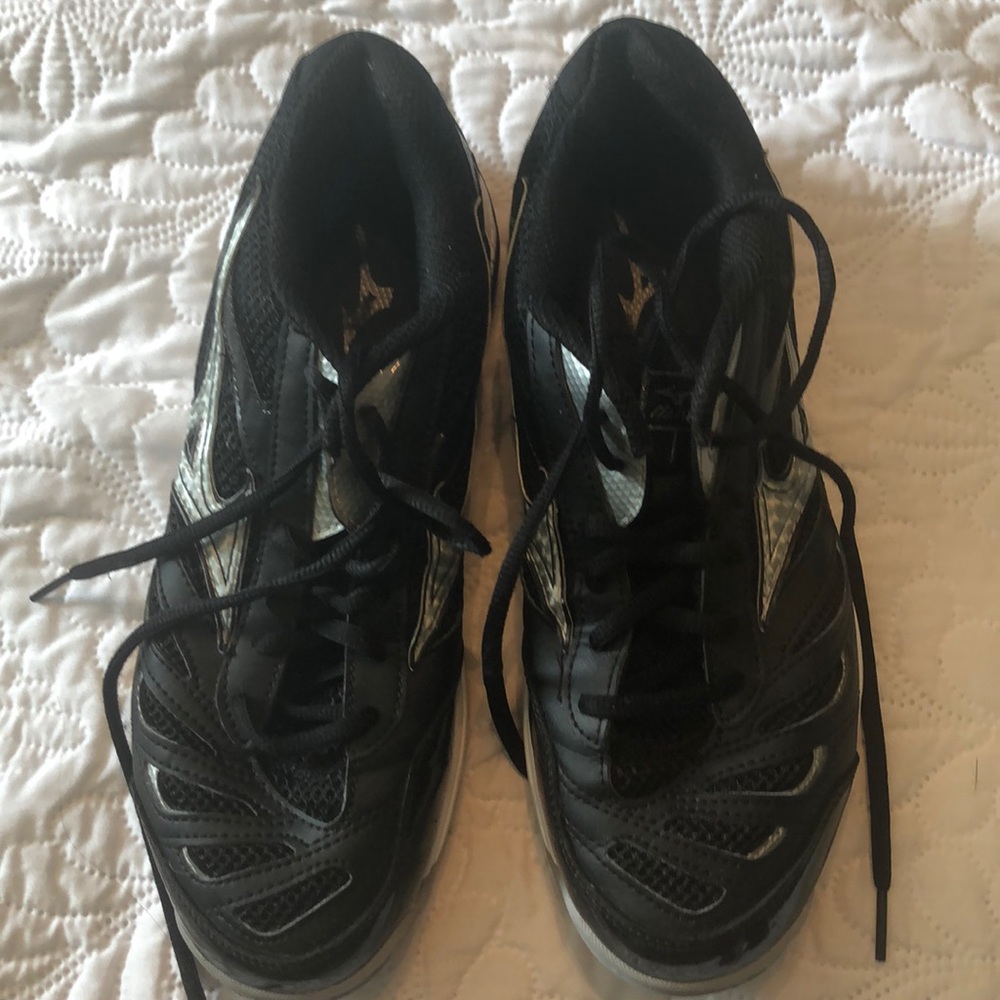 Women’s mizuno volleyball shoes
